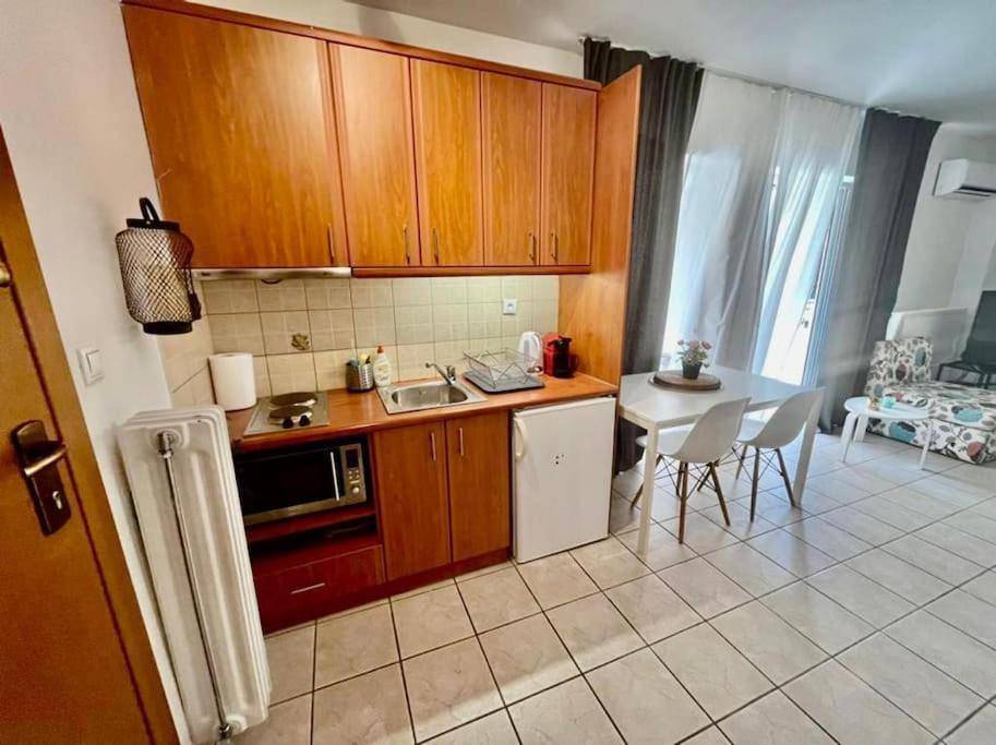 Apartamento Modern Studio Large Veranda -Metro Station Suggrou Atenas Exterior foto
