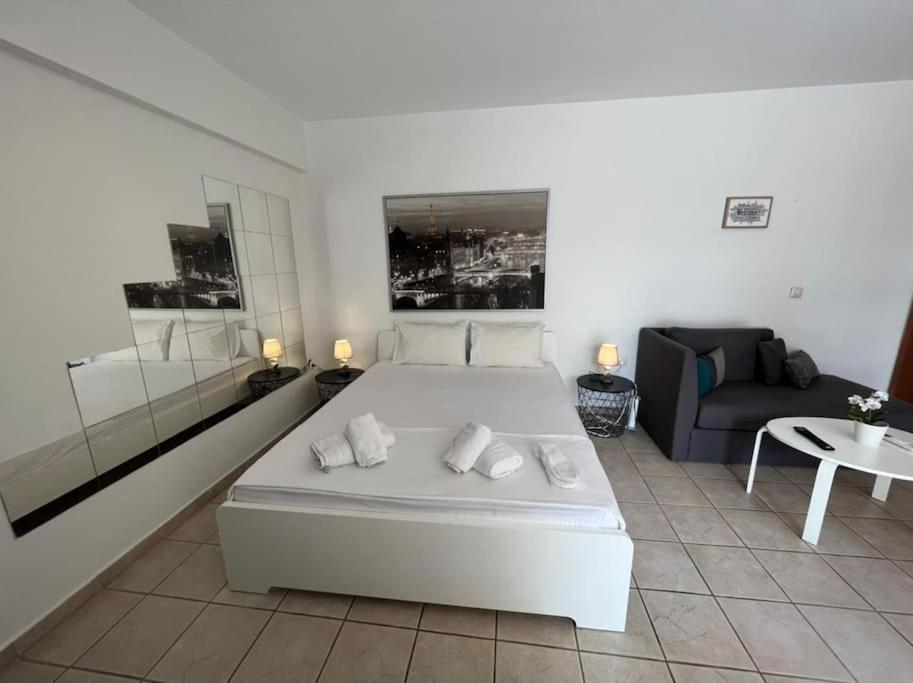 Apartamento Modern Studio Large Veranda -Metro Station Suggrou Atenas Exterior foto