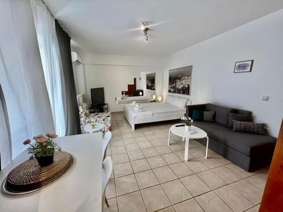 Apartamento Modern Studio Large Veranda -Metro Station Suggrou Atenas Exterior foto